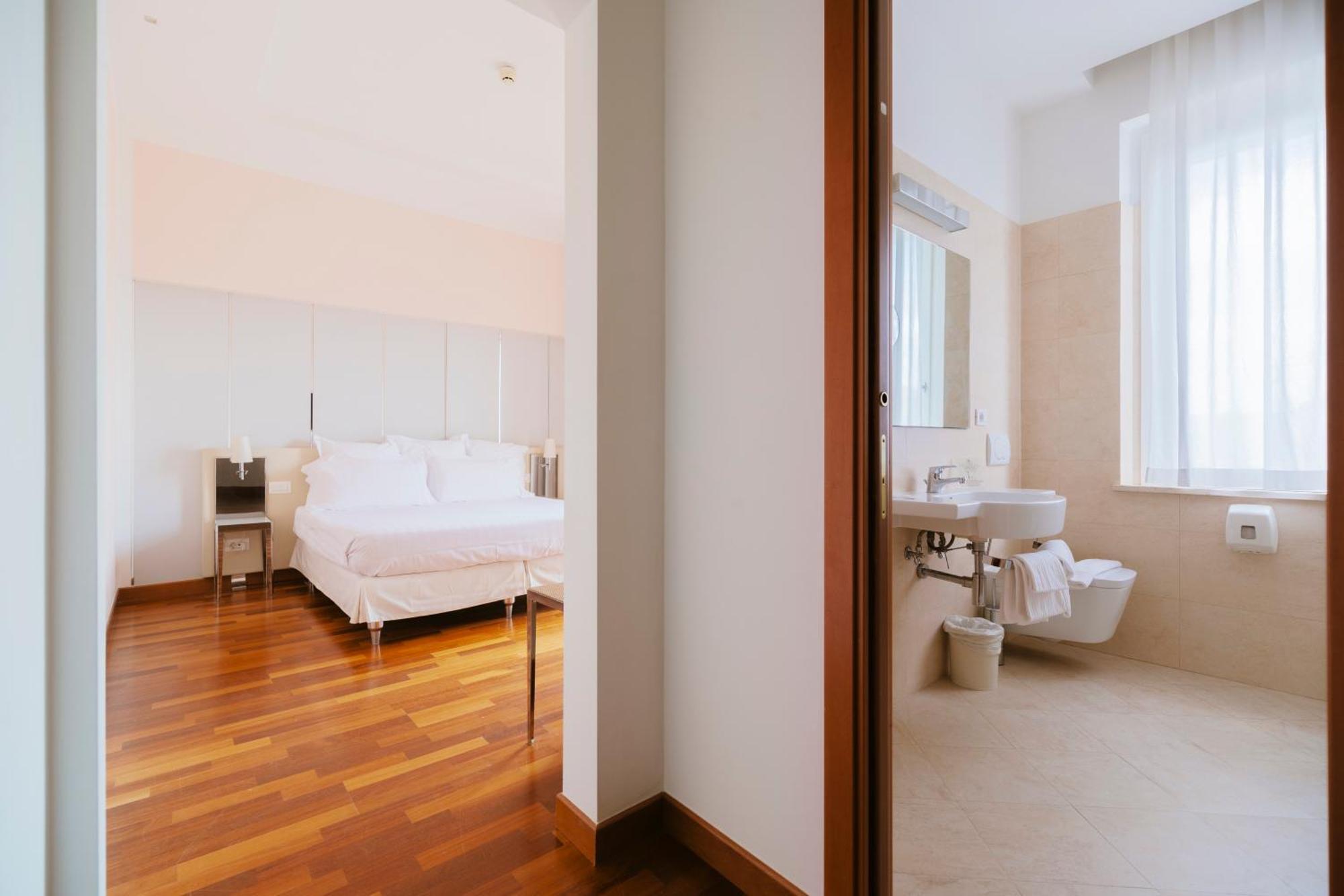 Hotel Miramare ชิวิตาโนวา มาร์เค ภายนอก รูปภาพ