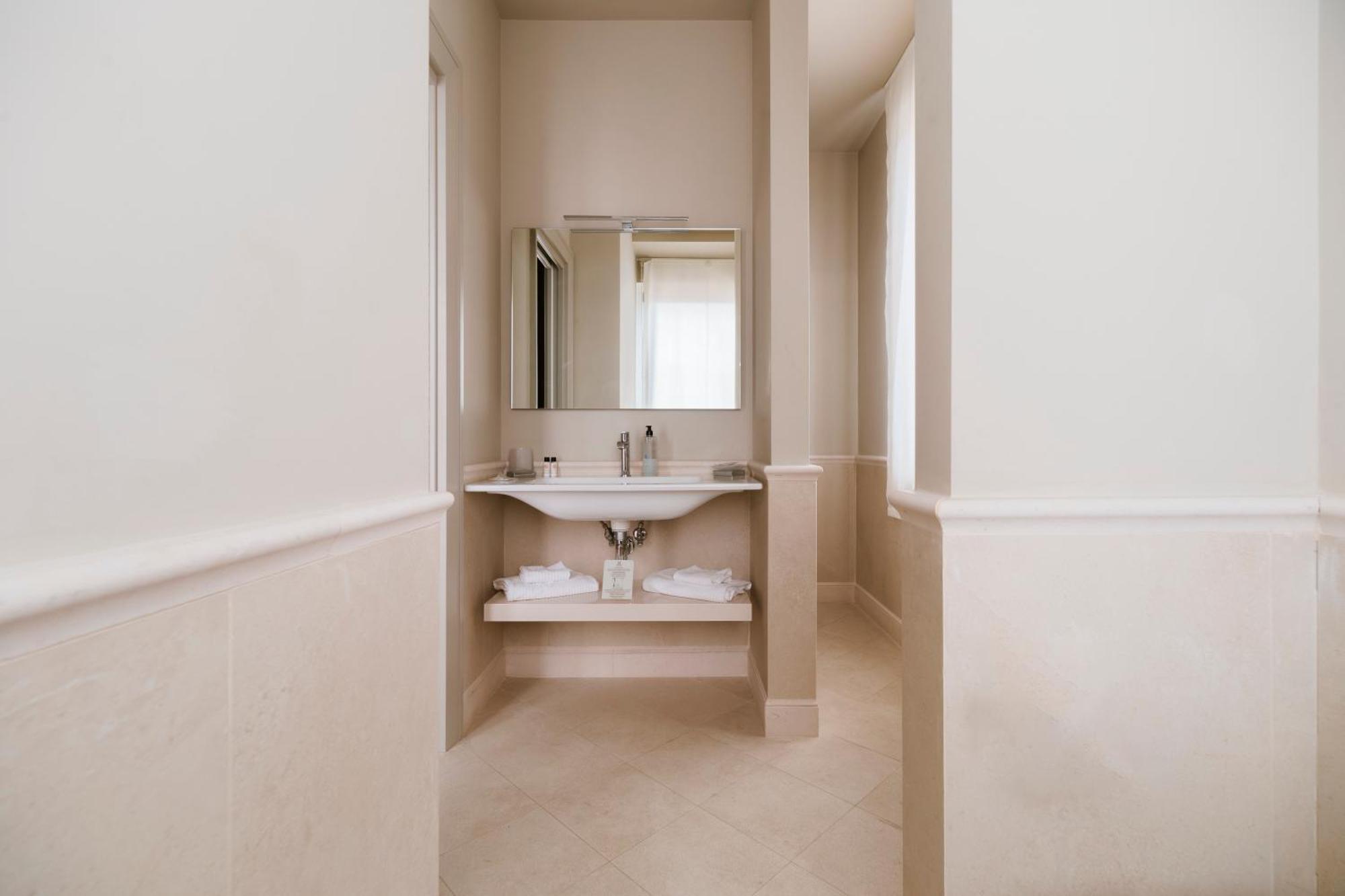 Hotel Miramare ชิวิตาโนวา มาร์เค ภายนอก รูปภาพ